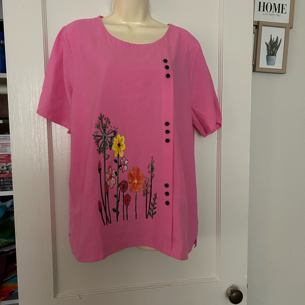 Women's Pink Floral Embroidered Short-Sleeve Top
